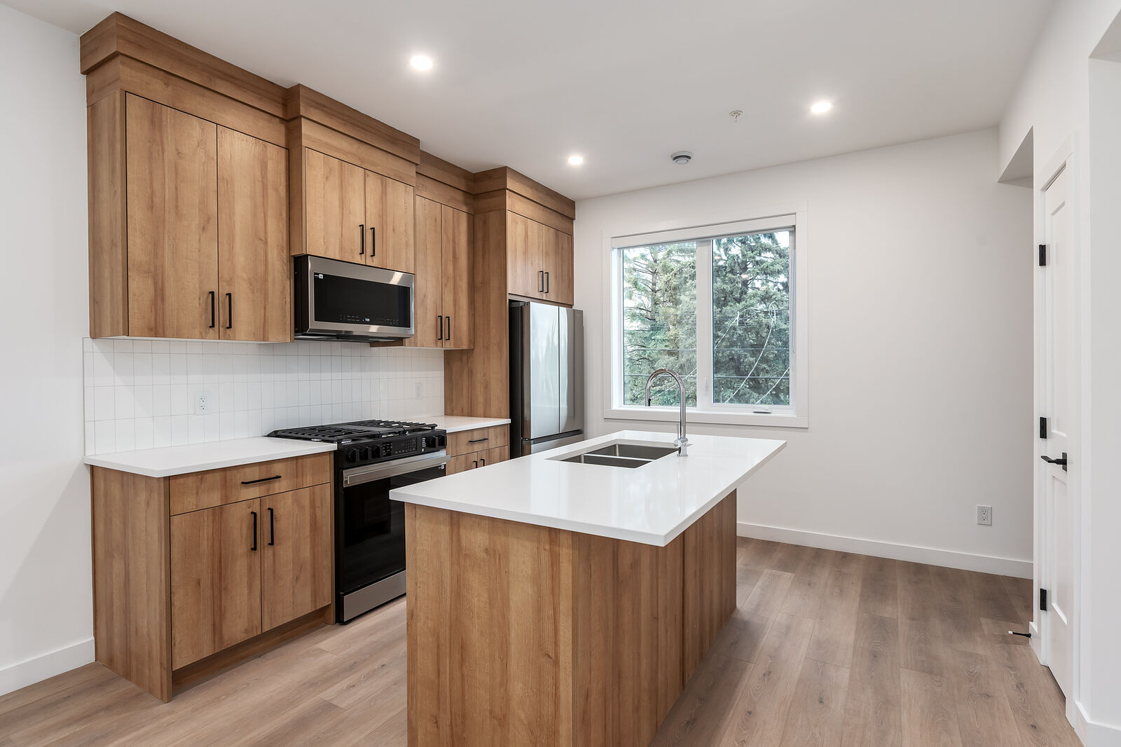 Calgary 2 bedrooms Townhouse for rent. Property photo: 748531-1