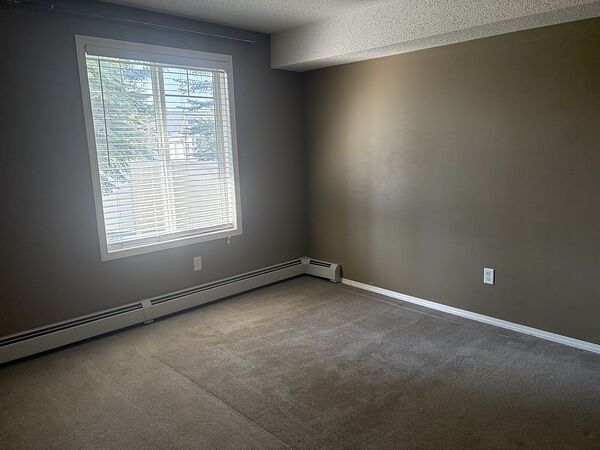 Calgary 2 bedrooms Condo Unit for rent. Property photo: 748537-2