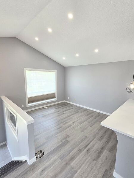 Calgary 4 bedrooms House for rent. Property photo: 748548-3