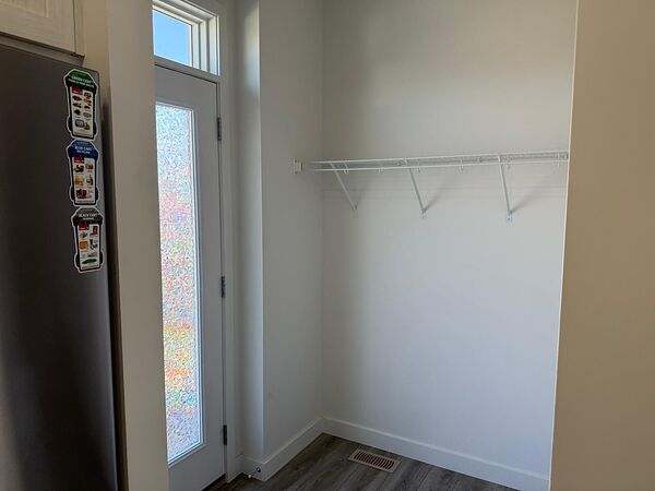 Calgary 3 + Den bedrooms Duplex for rent. Property photo: 748566-3