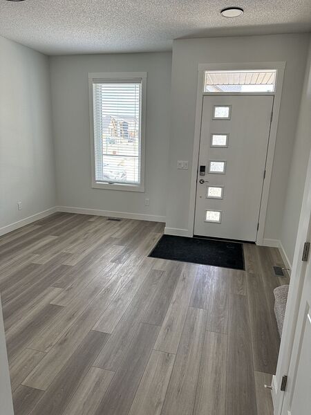 Calgary 3 bedrooms Main Floor for rent. Property photo: 748567-2