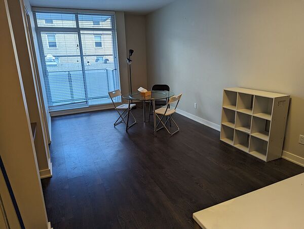 Calgary 1 bedroom Condo Unit for rent. Property photo: 748569-2