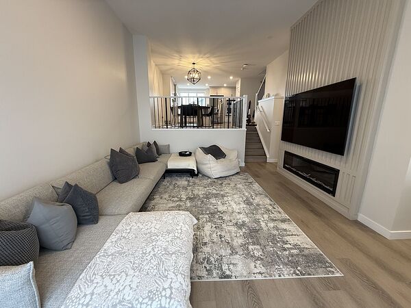 Calgary 3 bedrooms House for rent. Property photo: 748572-3
