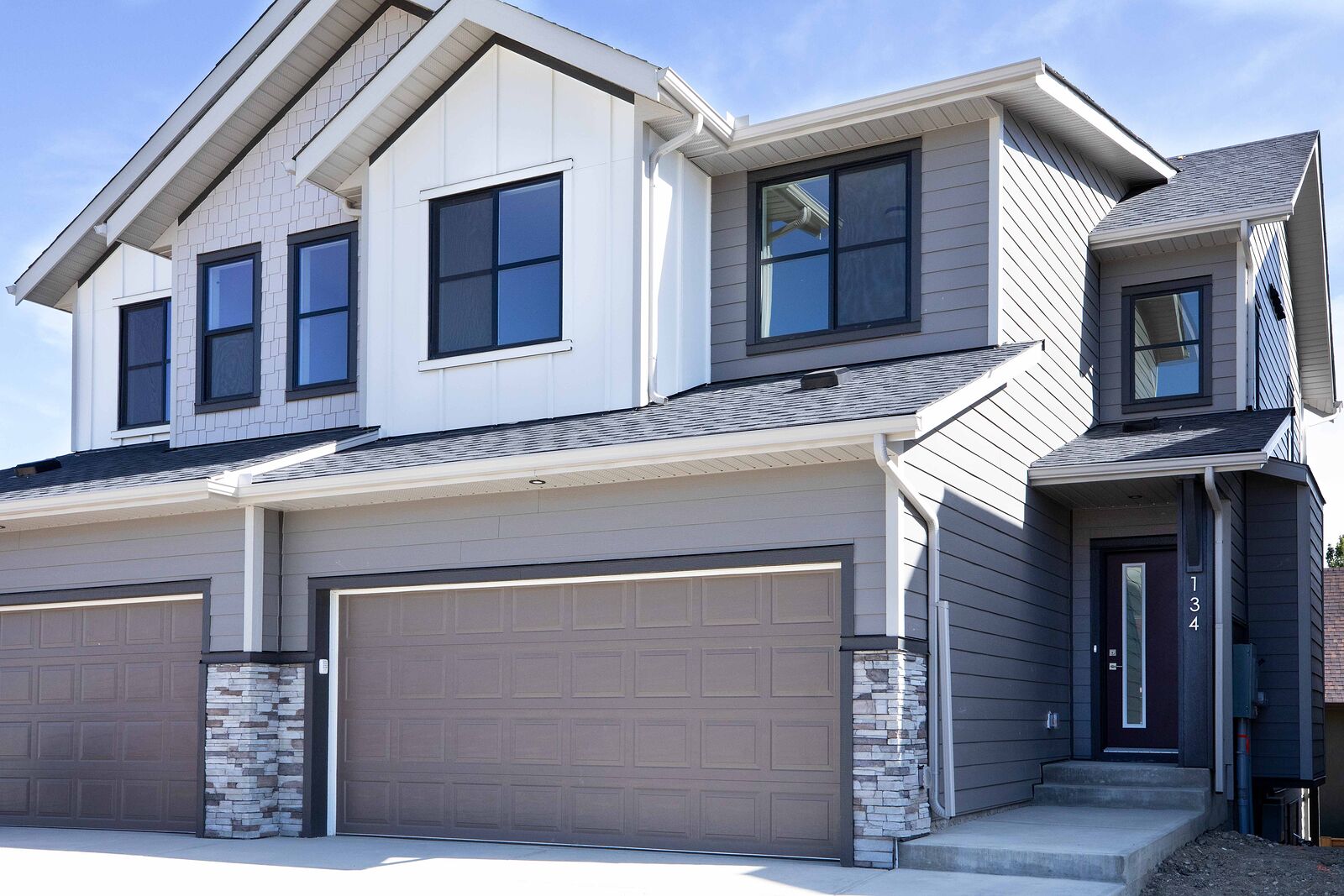 Calgary 3 bedrooms Duplex for rent. Property photo: 748584-1