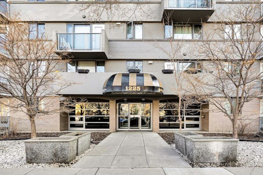 Calgary 2 bedrooms Condo Unit for rent. Property photo: 748613-1