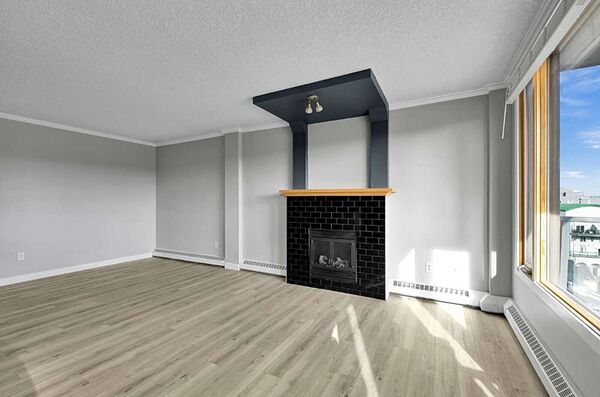 Calgary 2 bedrooms Condo Unit for rent. Property photo: 748613-3