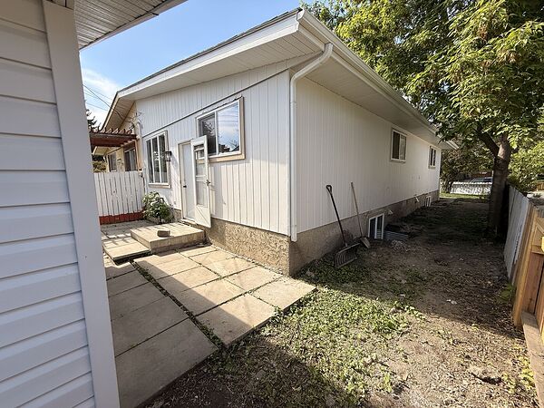 Calgary 2 + Den bedrooms Basement for rent. Property photo: 748624-3