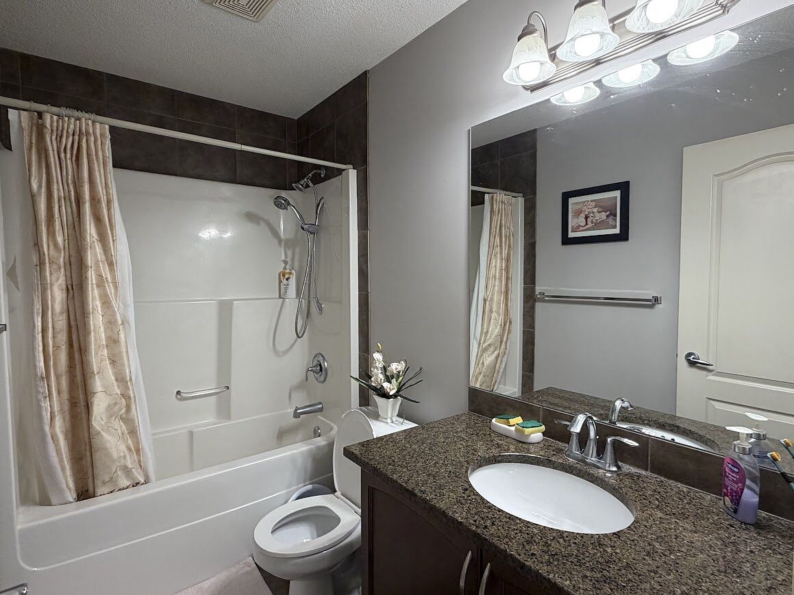 Calgary 1 bedroom Room For Rent for rent. Property photo: 748633-1