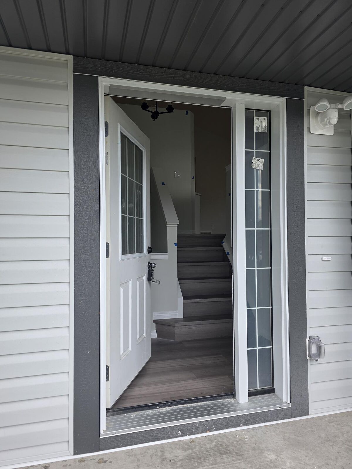 Calgary 3 bedrooms Main Floor for rent. Property photo: 748642-1