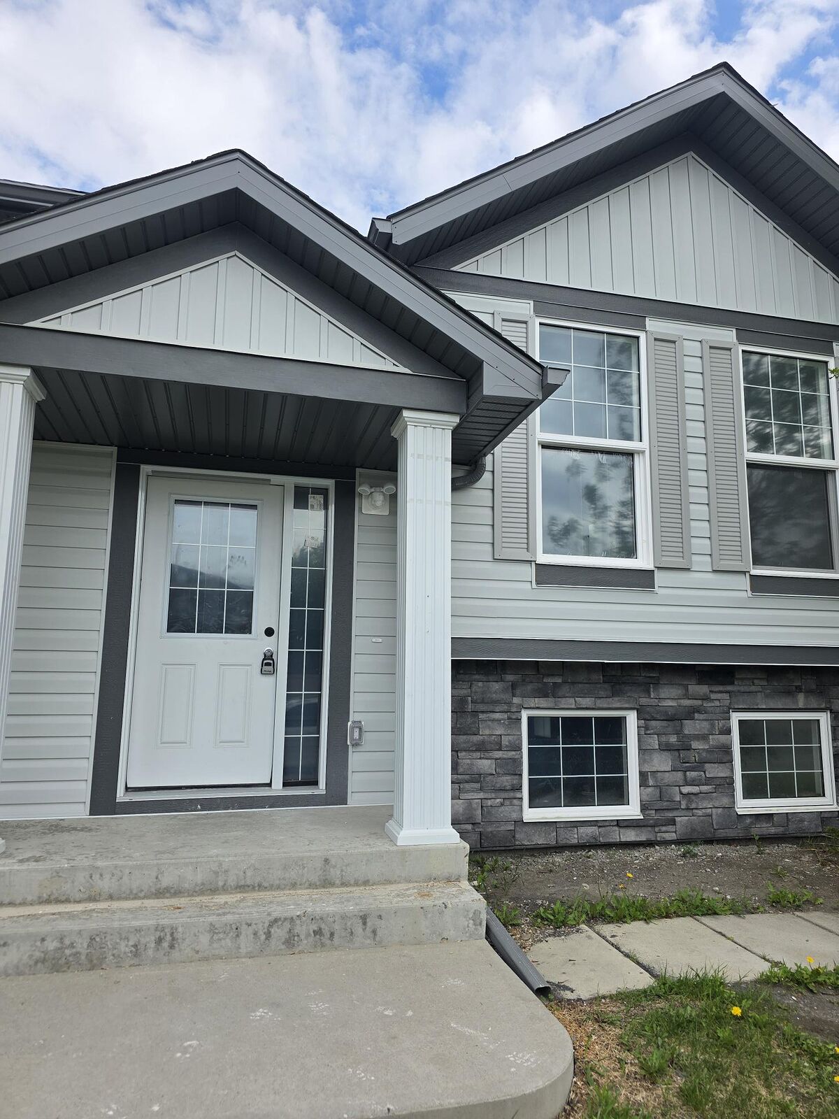Calgary 2 bedrooms Basement for rent. Property photo: 748643-1