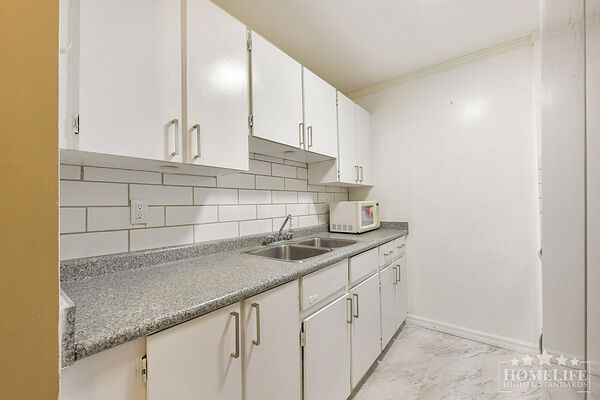 Surrey 2 bedrooms Condo Unit for rent. Property photo: 748699-3