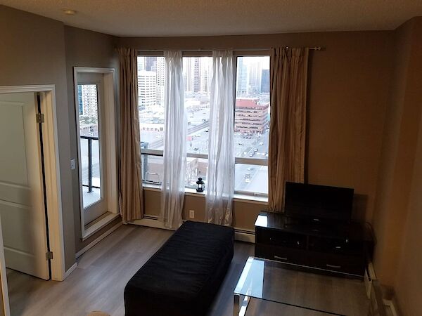 Modern Downtown Calgary Condo – Fully Furnished & All-Inclusive