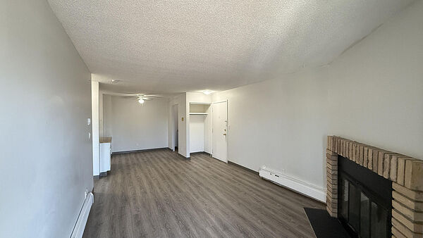 Calgary 1 bedroom Condo Unit for rent. Property photo: 748956-3
