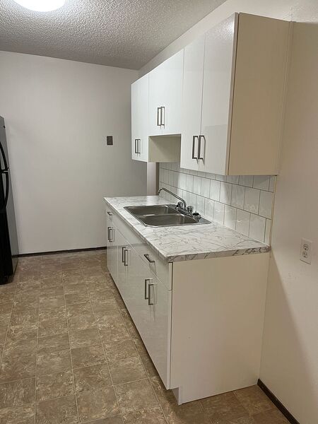 Calgary 3 bedrooms Fourplex for rent. Property photo: 748991-3