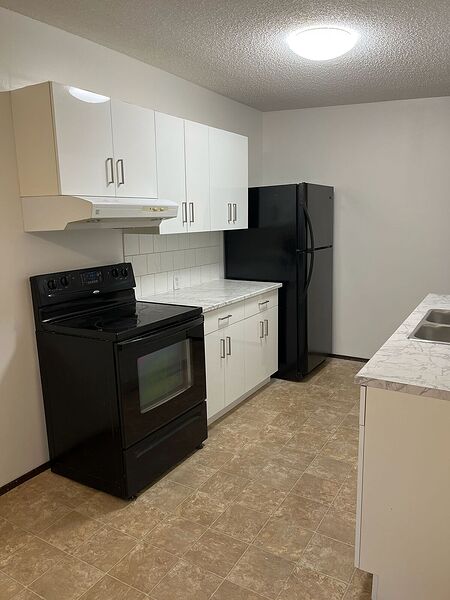 Calgary 3 bedrooms Fourplex for rent. Property photo: 748991-2