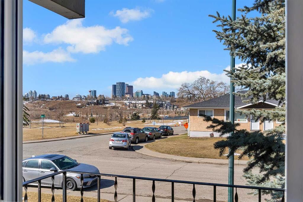 Calgary 2 bedrooms Main Floor for rent. Property photo: 749122-1