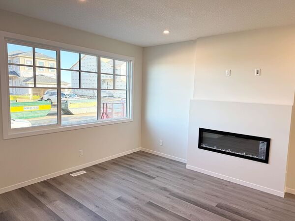 Calgary 3 bedrooms Main Floor for rent. Property photo: 749128-2