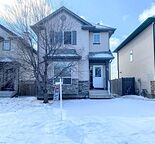 Beautiful  3 bedroom, two storey home!