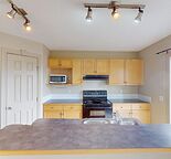 Beautiful  3 bedroom, two storey home!