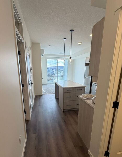 Calgary 3 bedrooms Condo Unit for rent. Property photo: 749194-2