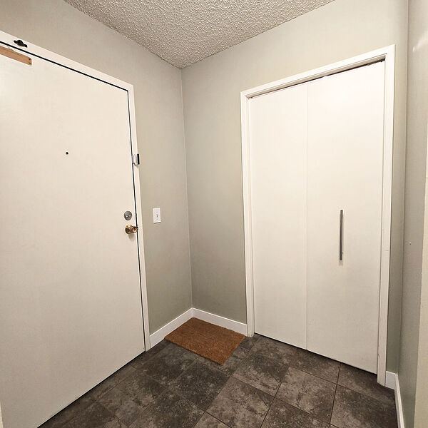 Calgary 1 bedroom Condo Unit for rent. Property photo: 749198-3