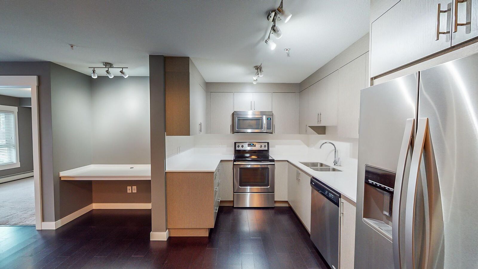 Calgary 2 bedrooms Condo Unit for rent. Property photo: 749242-1