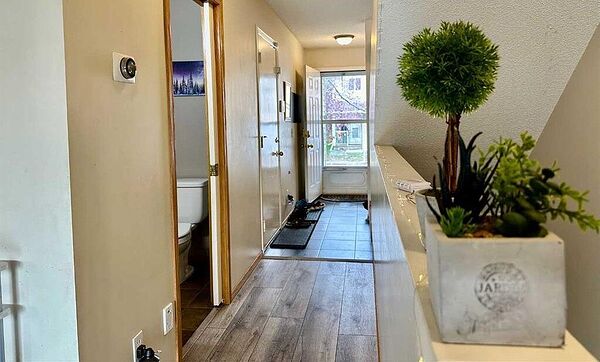Calgary 3 + Den bedrooms Townhouse for rent. Property photo: 749246-2