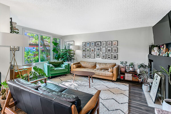 Calgary 1 bedroom Condo Unit for rent. Property photo: 749352-2