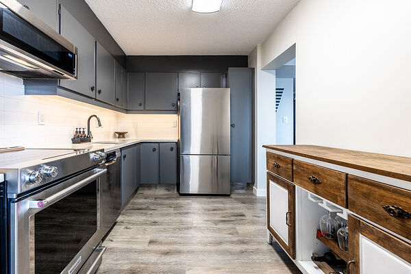 Edmonton 1 + Den bedrooms Condo Unit for rent. Property photo: 749355-3