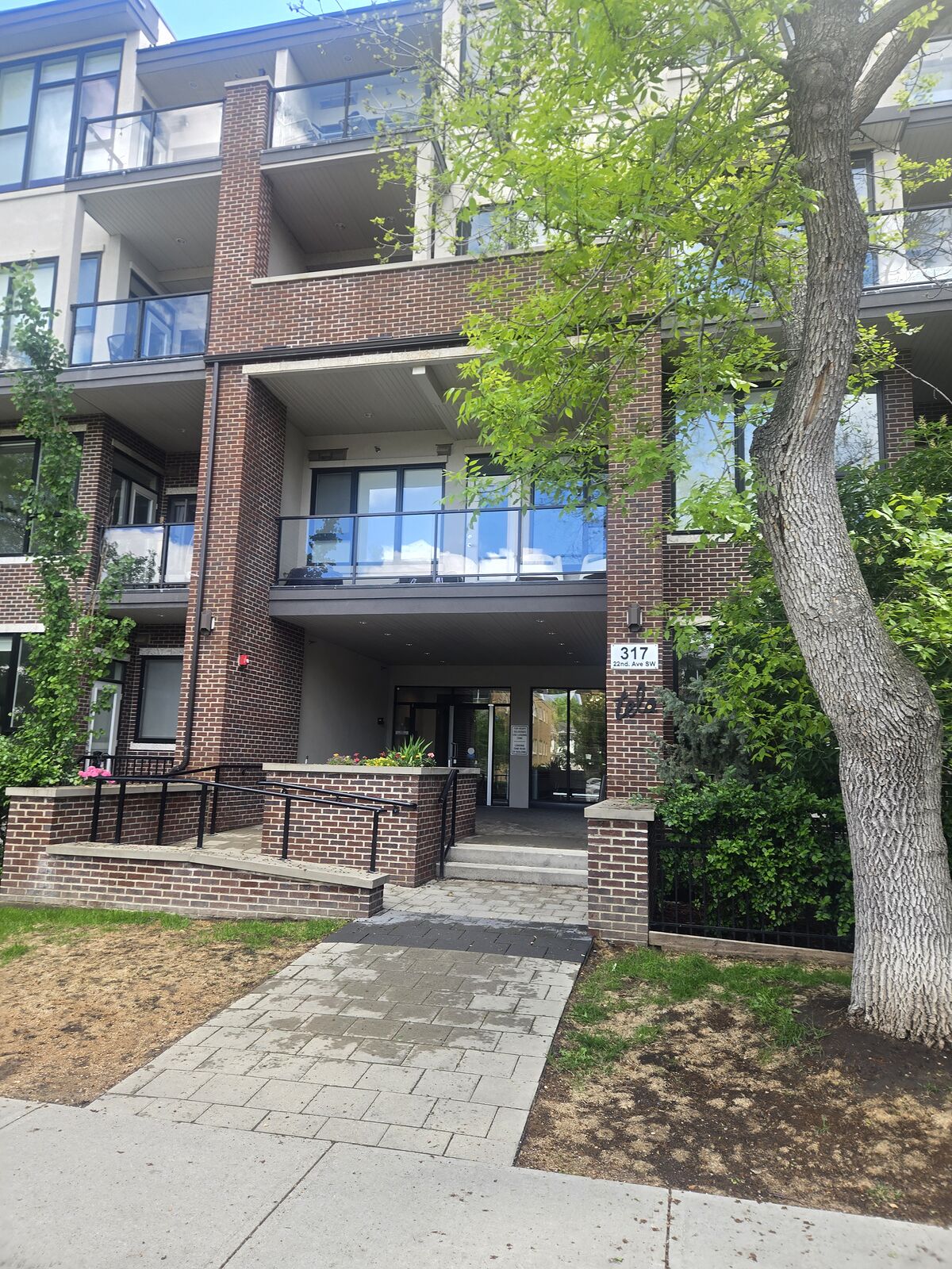 Calgary 1 bedroom Condo Unit for rent. Property photo: 749438-1