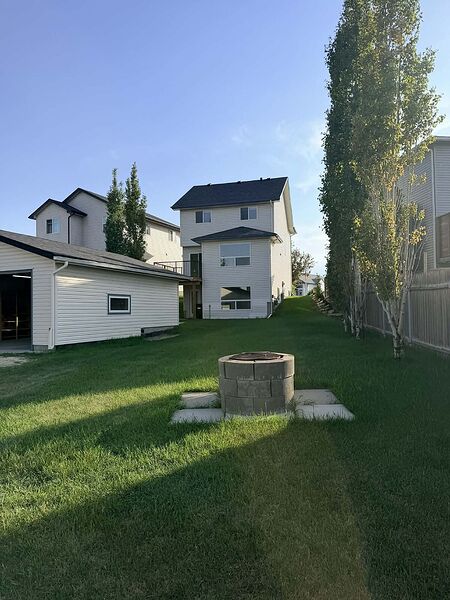 Calgary 3 + Den bedrooms House for rent. Property photo: 749457-2