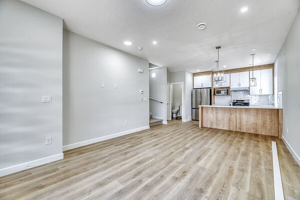 Calgary 3 bedrooms Townhouse for rent. Property photo: 749517-3