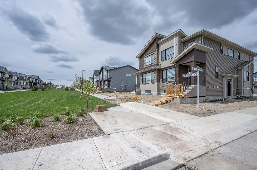 Calgary 2 bedrooms Basement for rent. Property photo: 749524-1