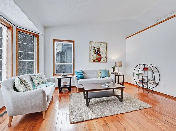 Calgary 4 bedrooms House for rent. Property photo: 749547-3