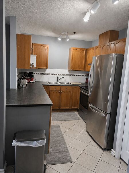 Calgary 2 + Den bedrooms Condo Unit for rent. Property photo: 749629-3