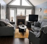 Top Floor Vaulted Ceiling Condo| 2Bed + Den | Underground Parking |Pet Friendly!
