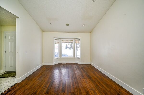 Calgary 3 bedrooms Main Floor for rent. Property photo: 749630-2
