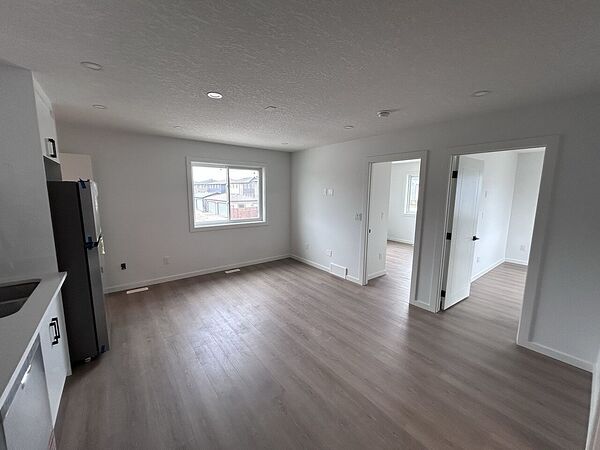 Calgary 2 bedrooms House for rent. Property photo: 749631-2