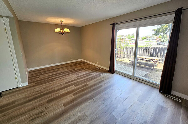 Edmonton 3 bedrooms Townhouse for rent. Property photo: 749635-3