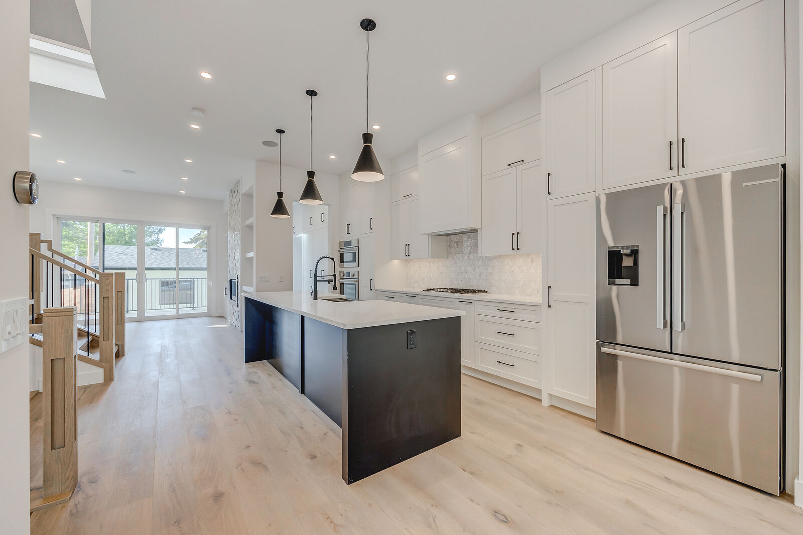 Calgary 5 bedrooms House for rent. Property photo: 749715-1