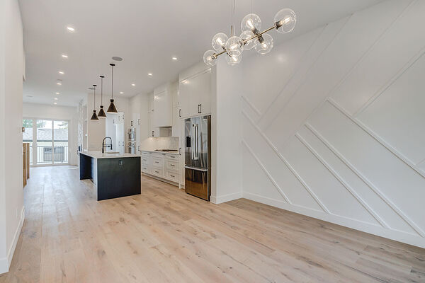 Calgary 5 bedrooms House for rent. Property photo: 749715-2