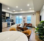 TOP FLOOR UNIT 1BED 1 BATH 10FT CEILINGS-UNIVERSITY DISTRICT