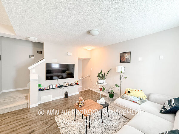 Edmonton 2 bedrooms Townhouse for rent. Property photo: 749723-2