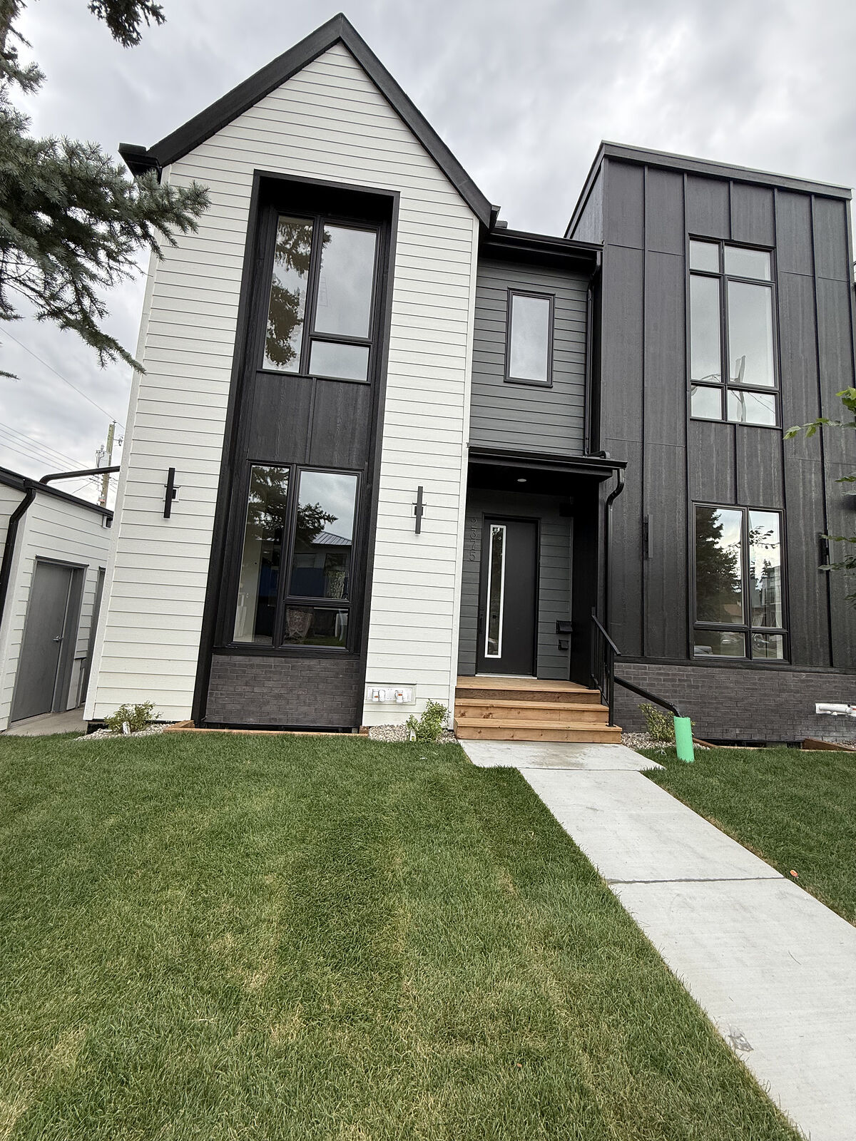 Calgary 2 bedrooms Basement for rent. Property photo: 749760-1