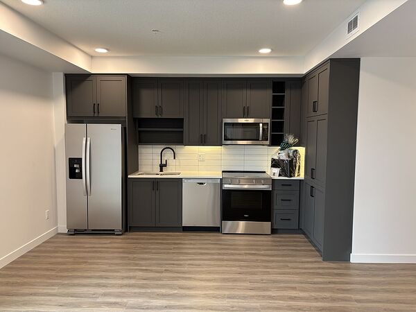 Calgary 1 bedroom Condo Unit for rent. Property photo: 749813-2