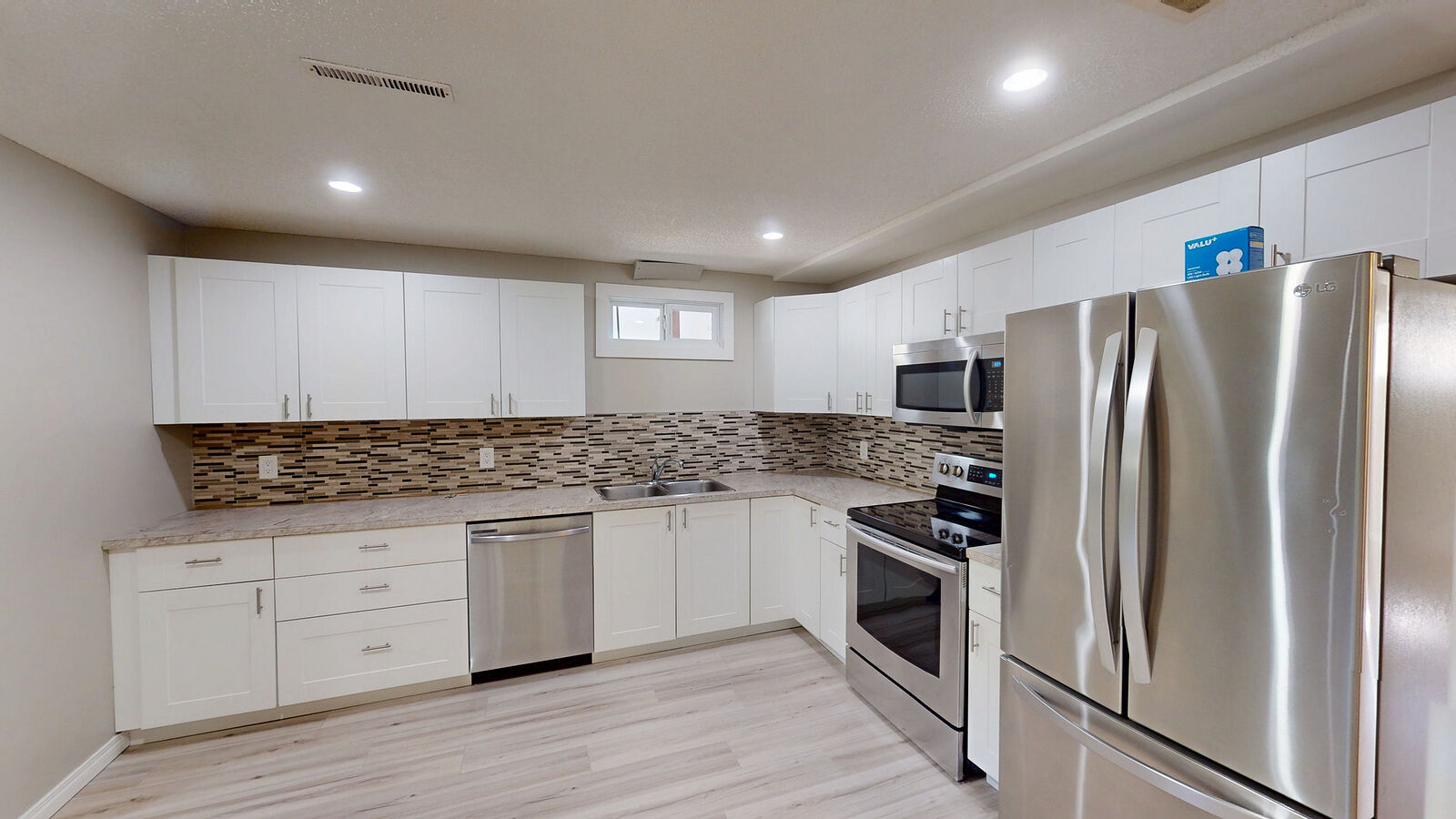 Calgary 2 bedrooms Duplex for rent. Property photo: 749818-1