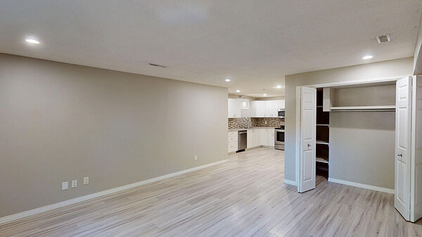 Calgary 2 bedrooms Duplex for rent. Property photo: 749818-2