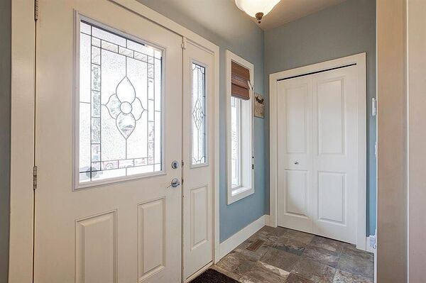 Calgary 4 + Den bedrooms House for rent. Property photo: 749840-3