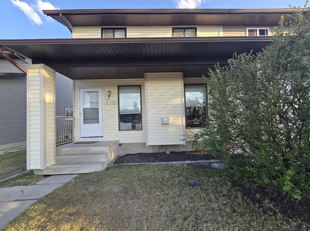 Airdrie 3 bedrooms Duplex for rent. Property photo: 749871-1