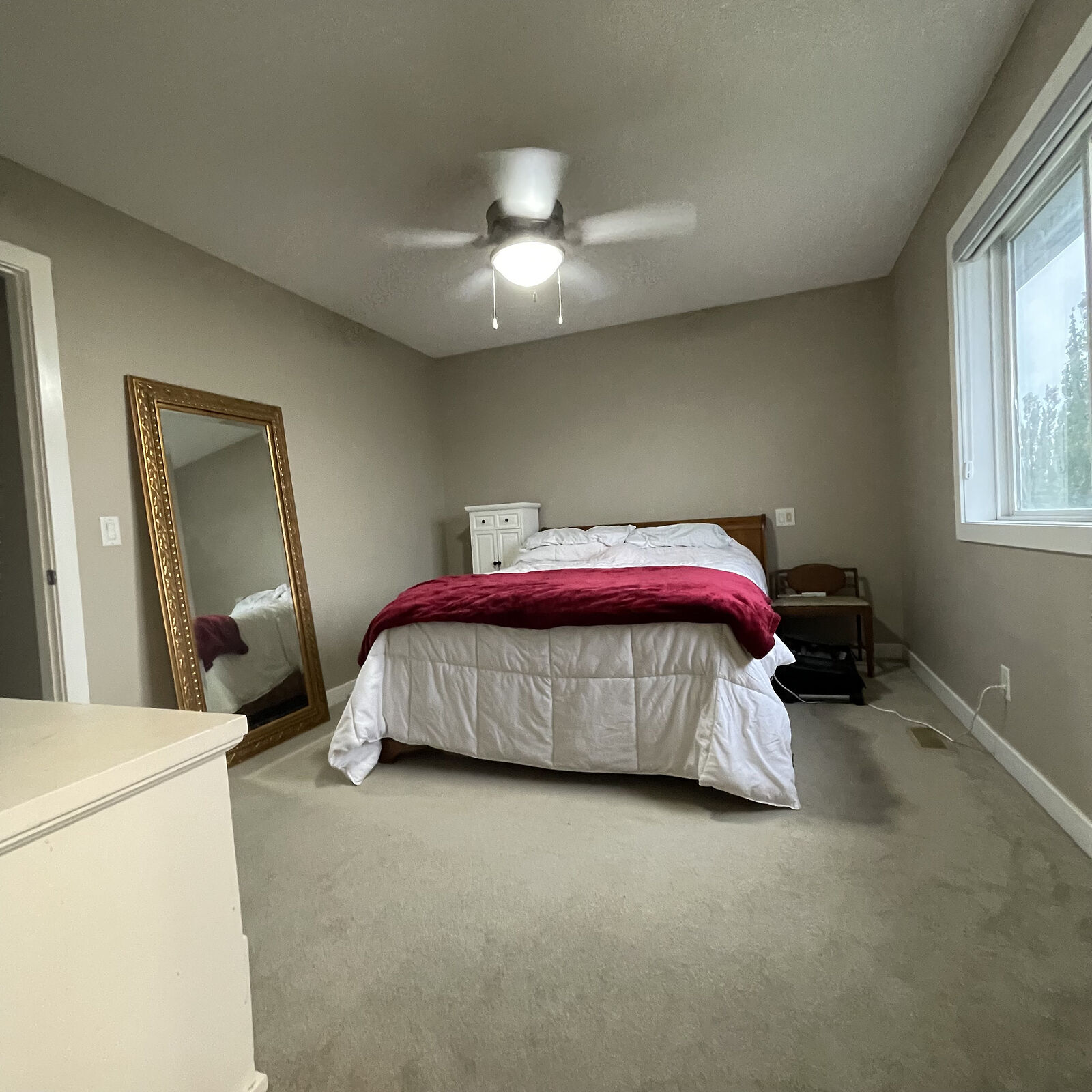 Calgary 1 + Den bedrooms Room For Rent for rent. Property photo: 749899-1